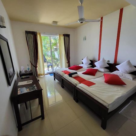 Rainbow Lagoon Resort Negombo Eksteriør billede