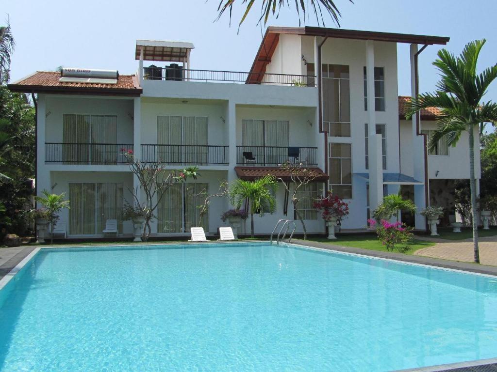 Rainbow Lagoon Resort Negombo Eksteriør billede